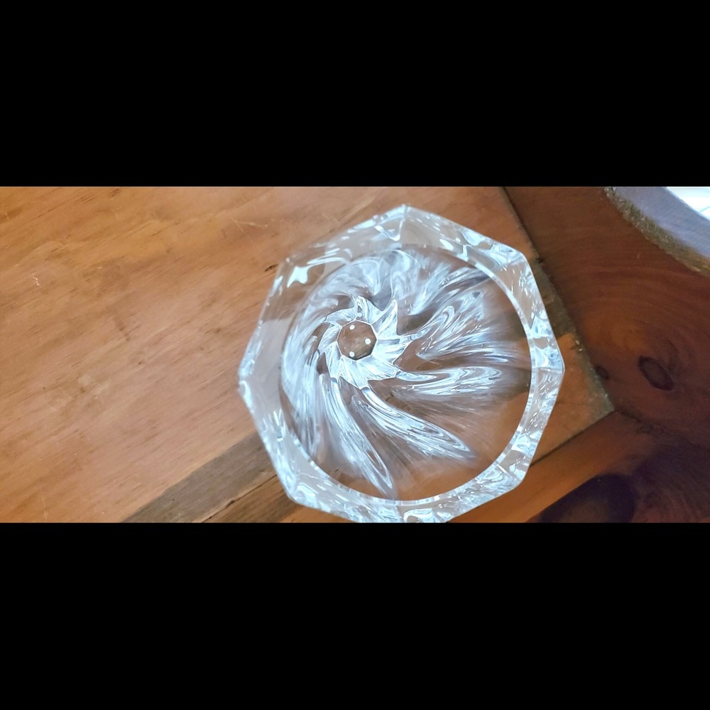 Glass Vase - Picture 3 of 4